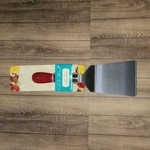 Pioneer Woman Frontier Collection Jumbo Turner in Red